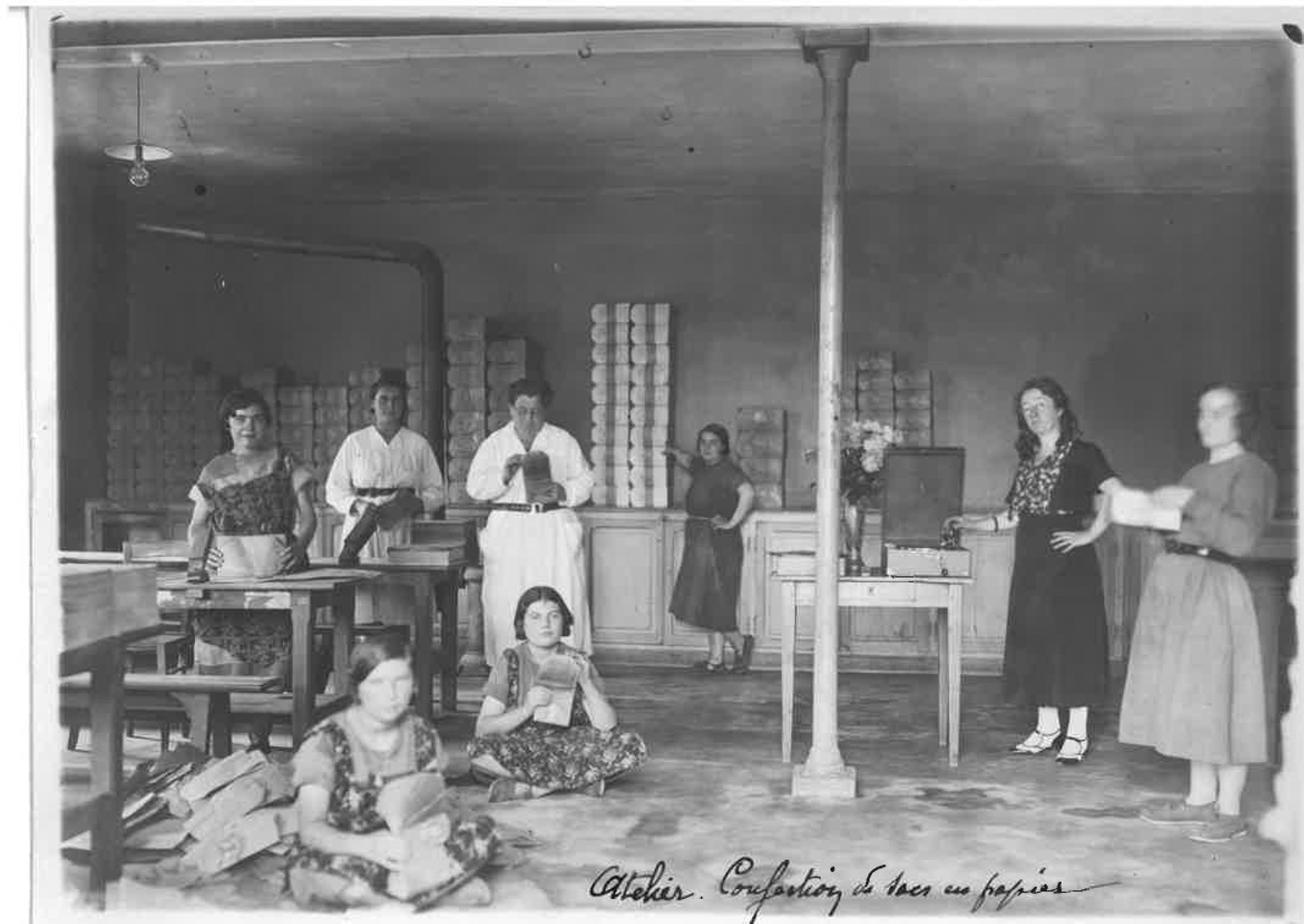 atelier de confection de sacs en papiers