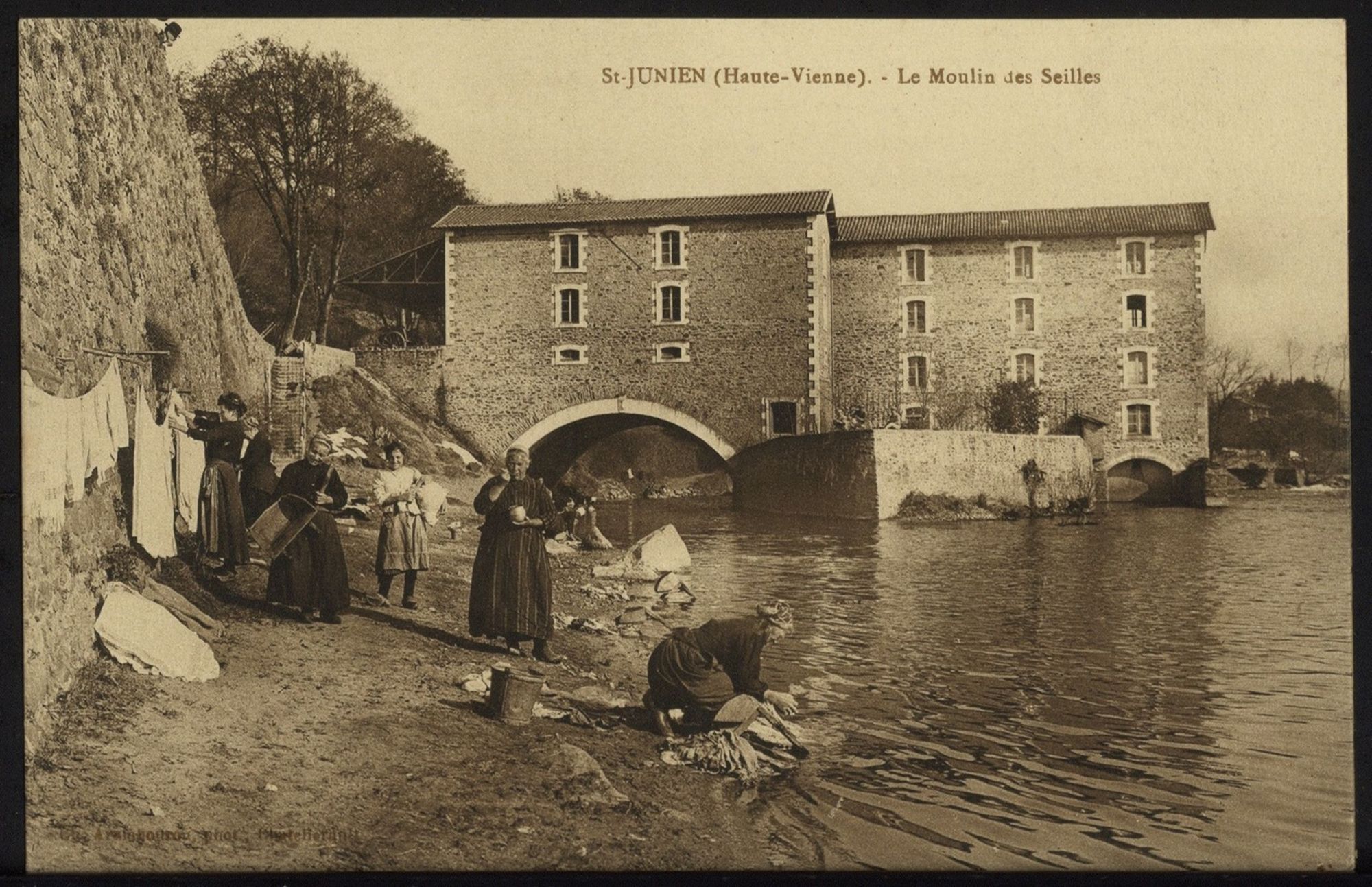 Les registres des moulins (83 J). Fonds Fernand Gaudy 
