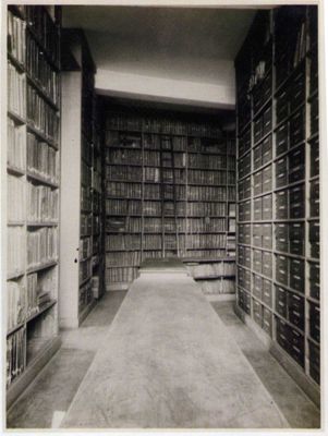 Un magasin des Archives départementales dans les années 1930 (3 T 17)