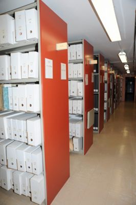 Un magasin des Archives départementales